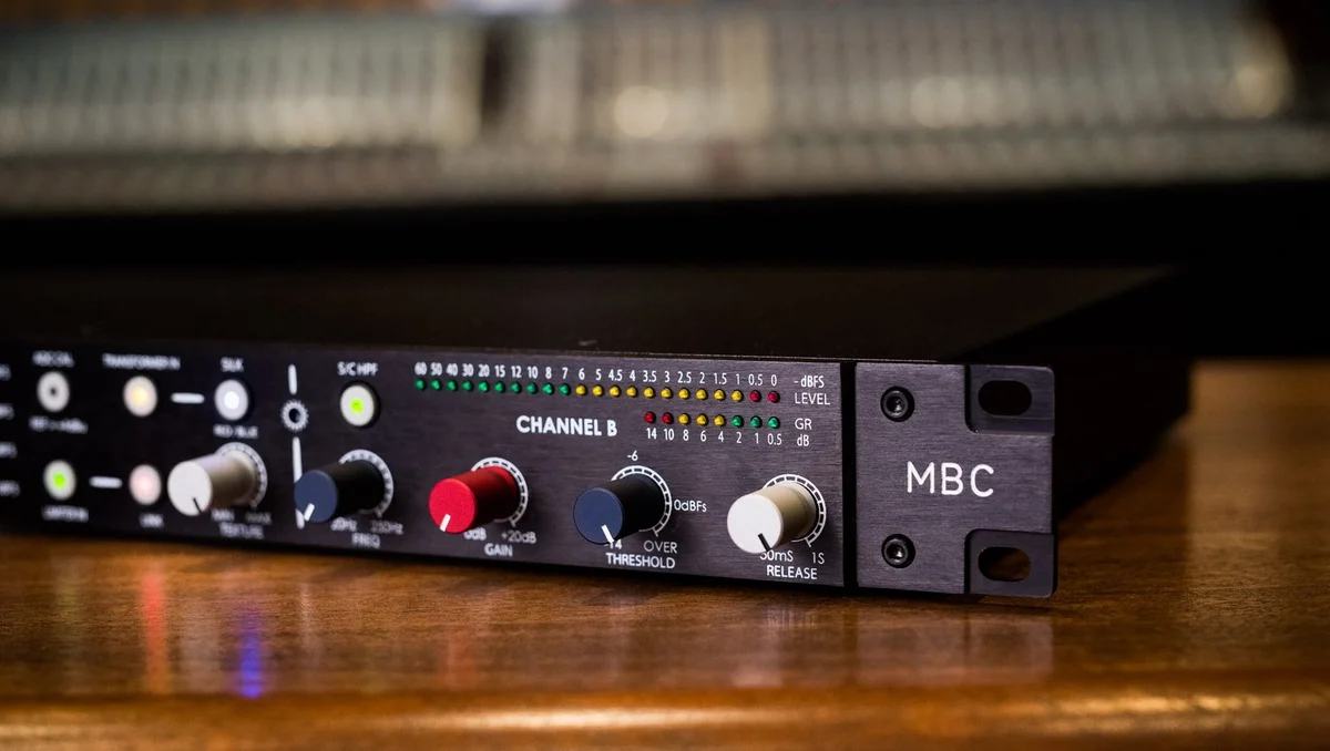 Master Bus Converter