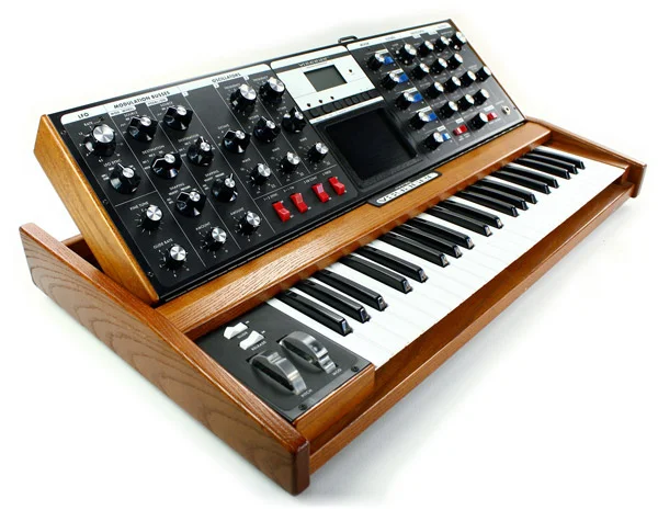 Minimoog Voyager