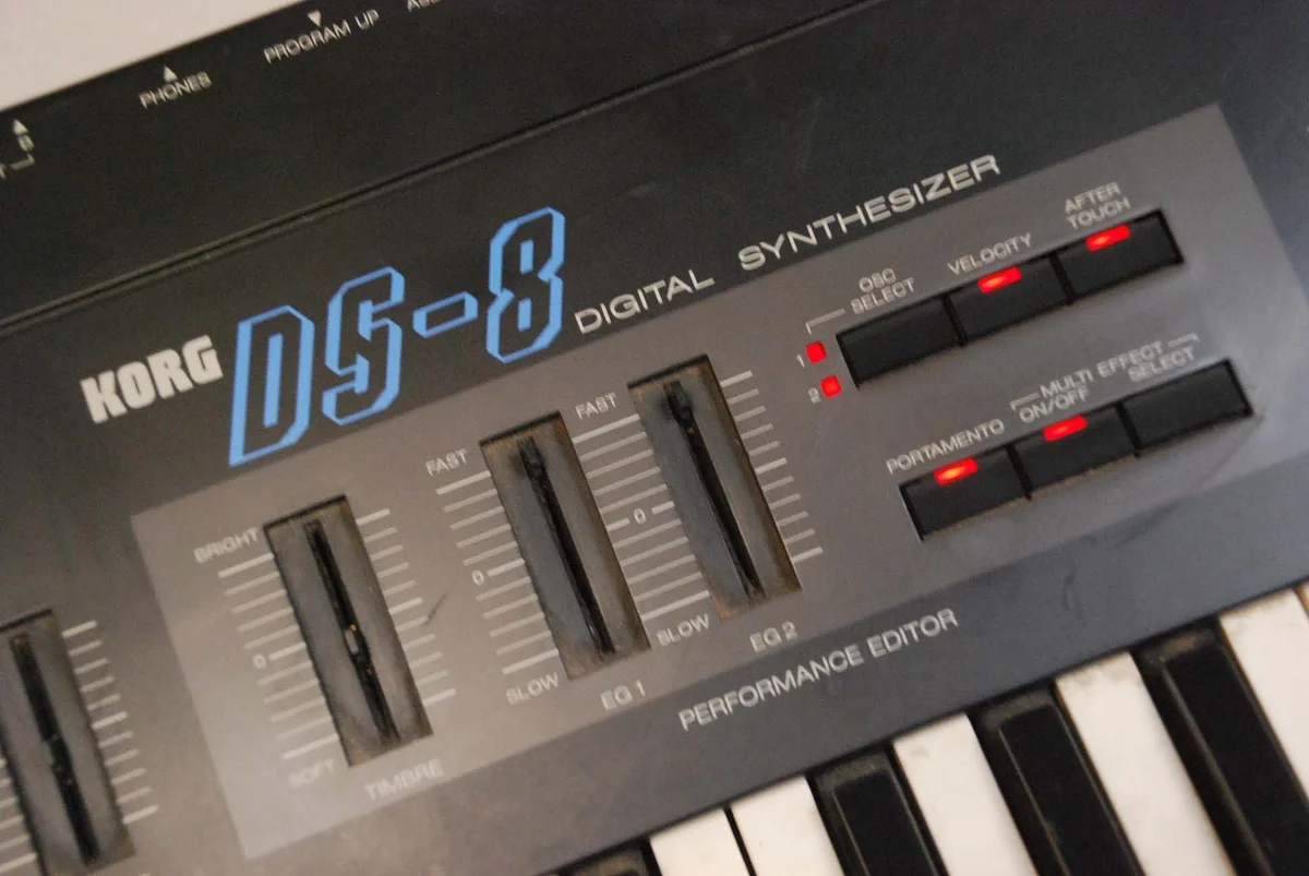 DS-8