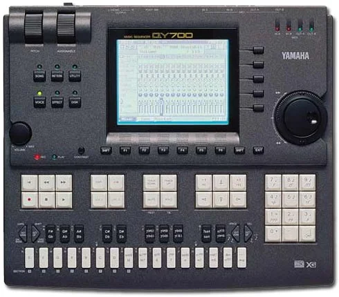 QY700