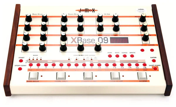 XBase 09