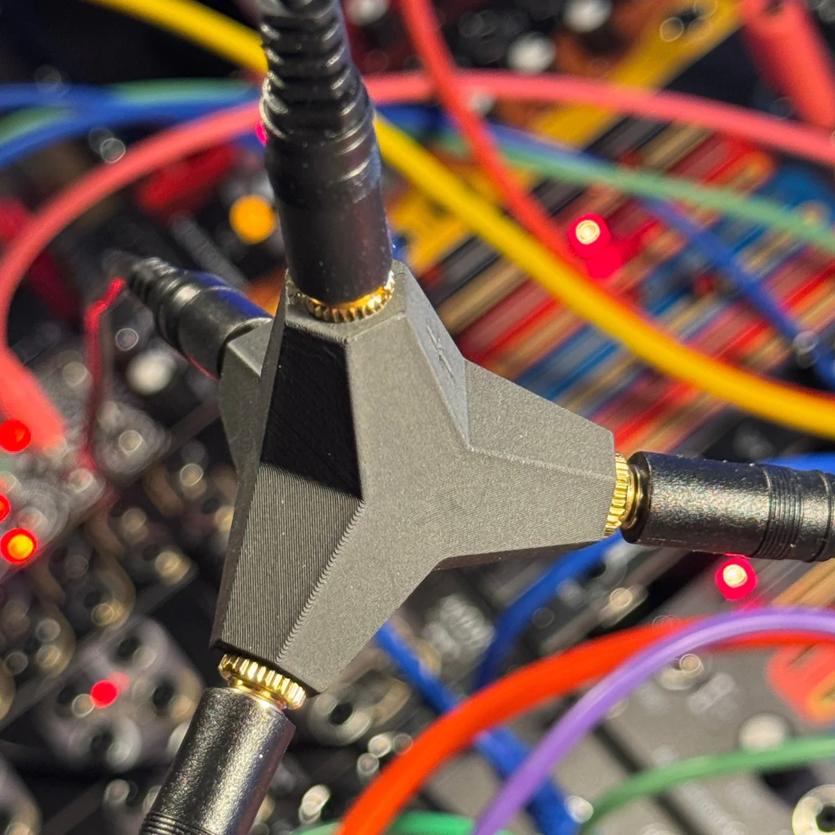 Tetrapod signal splitter