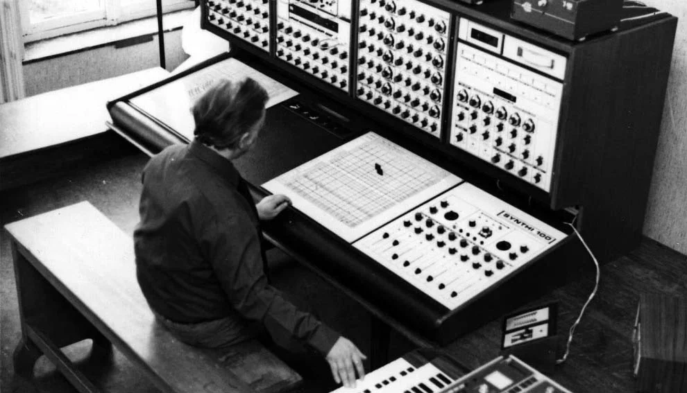 Synthi V